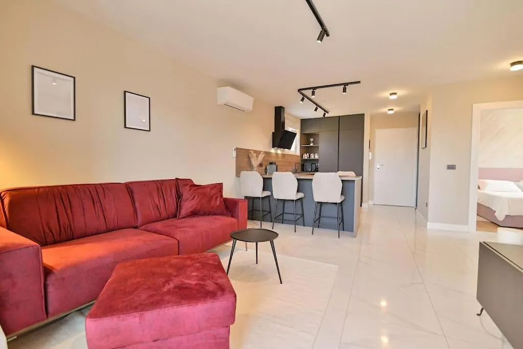 Noir Design Apartment Trogir