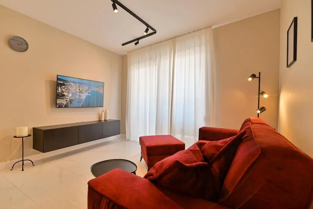 Noir Design Apartment Trogir