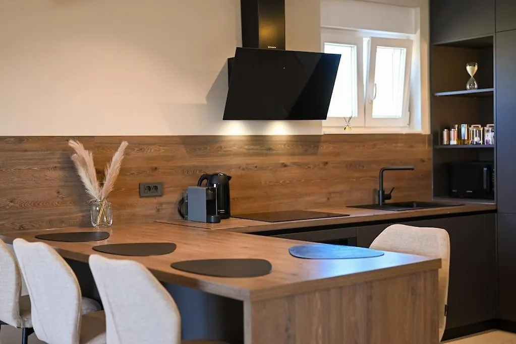 Noir Design Apartment Trogir