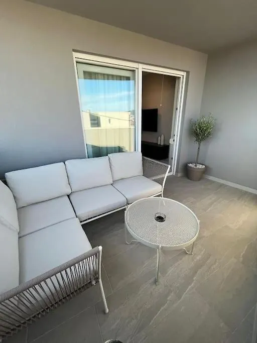 Noir Design Apartment Trogir
