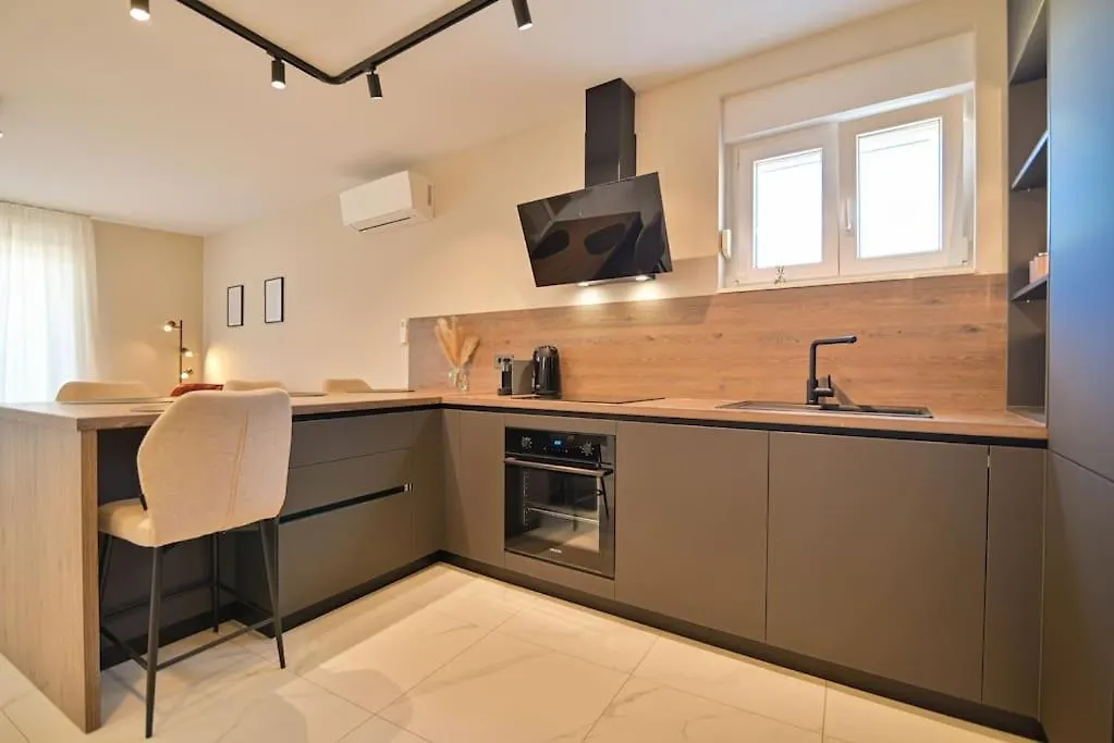 Noir Design Apartment Trogir