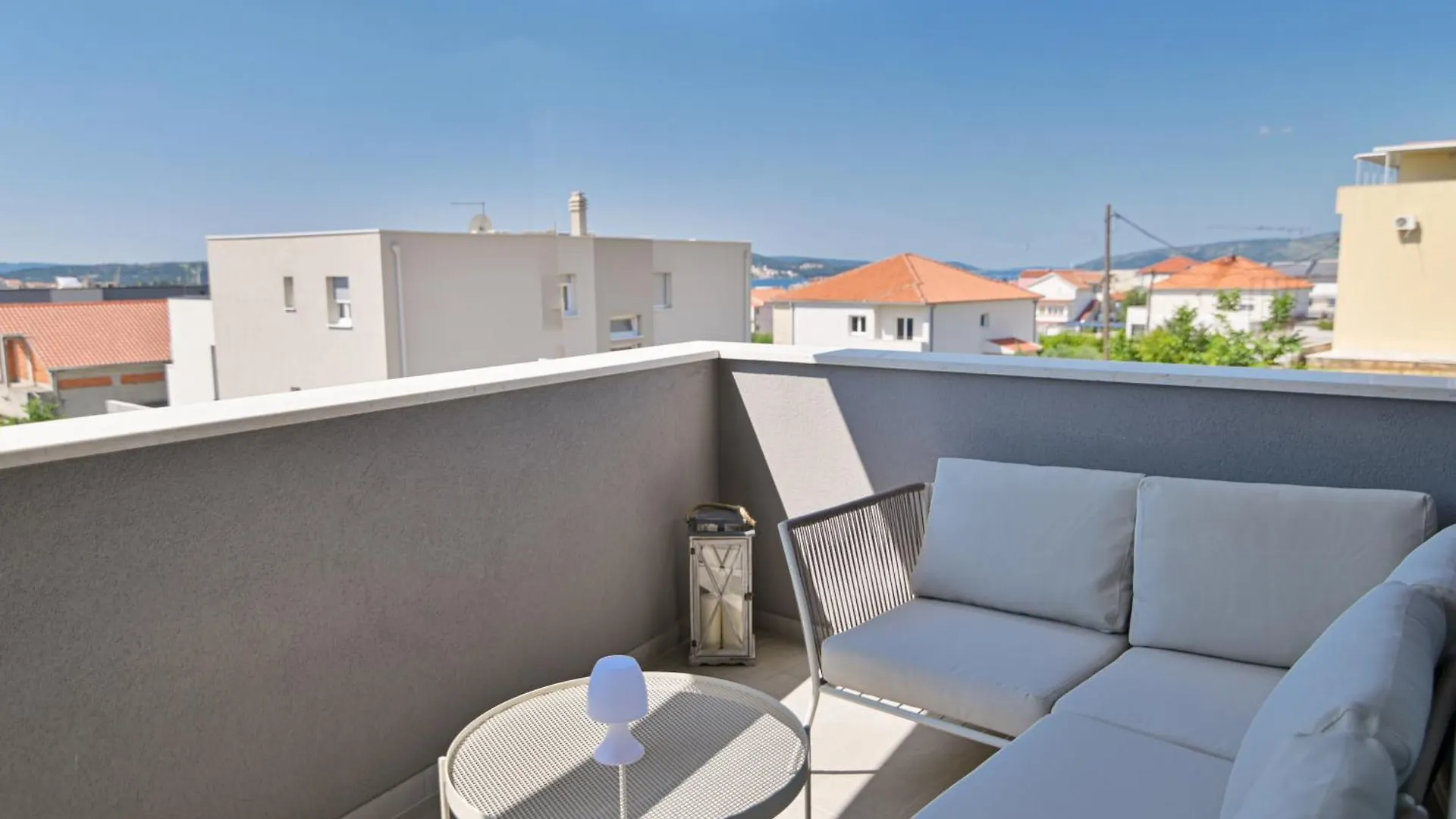 Noir Design Apartment Trogir 0*,
